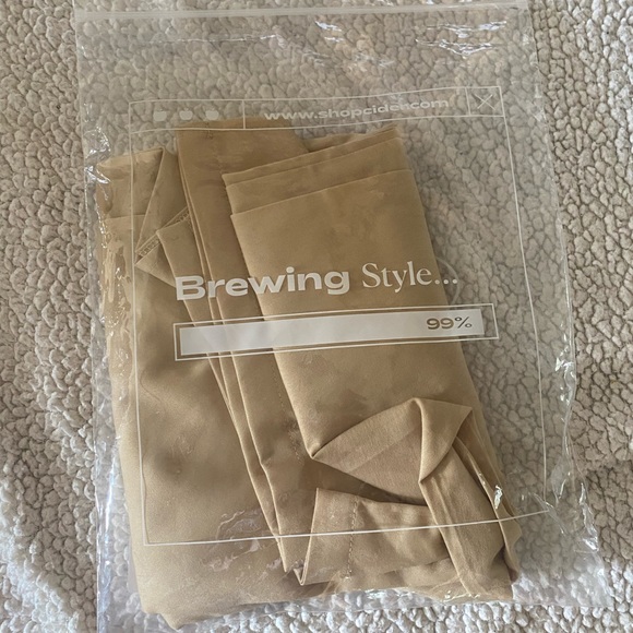 Cider Small wide leg khaki split ankle pants - Picture 3 of 3